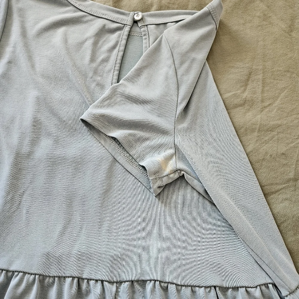 New Lavender Field Women's Light Green Romper Size Medium - Picture 6 of 6
